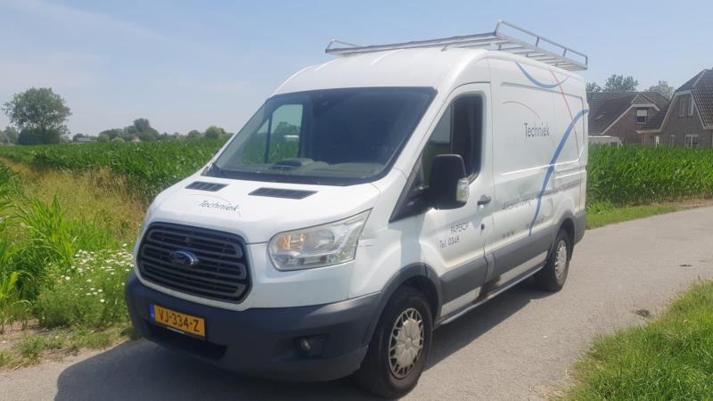 Ford | Transit | 330 2.2 TDCI L2H3 Ambiente | 2014 | 324,795 km | VJ334Z | Logical
