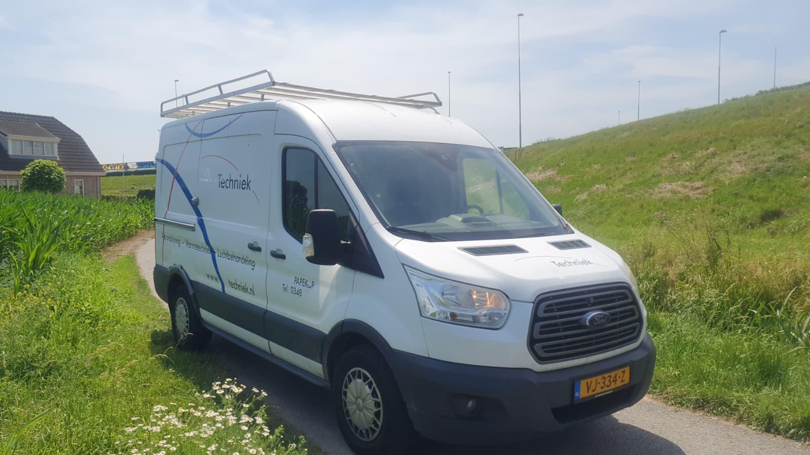 Ford | Transit | 330 2.2 TDCI L2H3 Ambiente | 2014 | 324,795 km | VJ334Z | Logical
