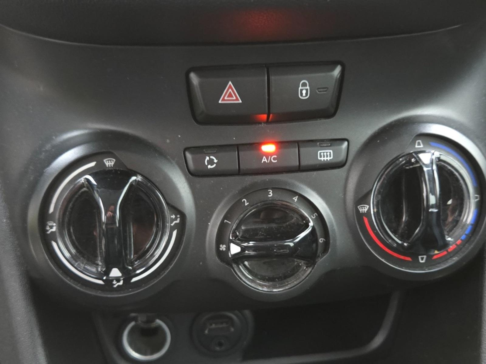 Peugeot 208 1.2 VTi Active | 2014 | 201.623 km | 5TDP17 | NAP: Logisch