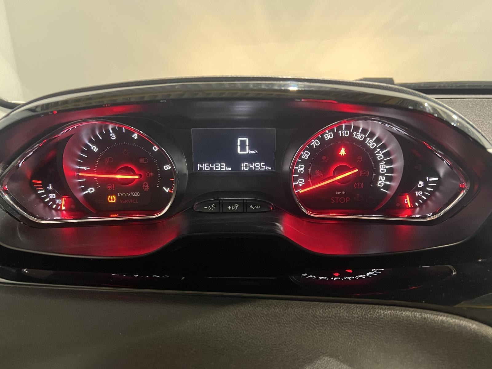 Peugeot | 208 | 1.2 VTi Allure | 2015 | 146,433 km | JV227N | No rating