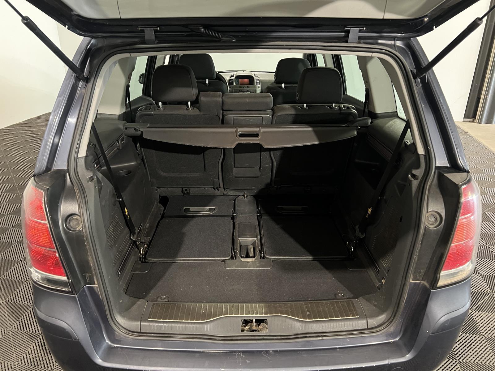 Opel | Zafira | 1.8 Executive | 2006 | 257.680 km | 64TGNB | Logisch
