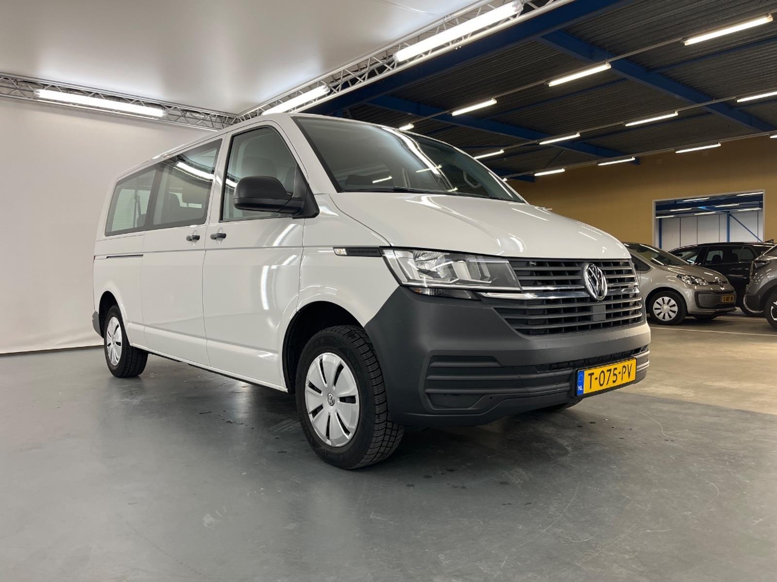 Volkswagen Transporter Kombi 2.0 TDI L2H1 Personenbus | 2023 | 261.836 km | T075PV | NAP: Logisch