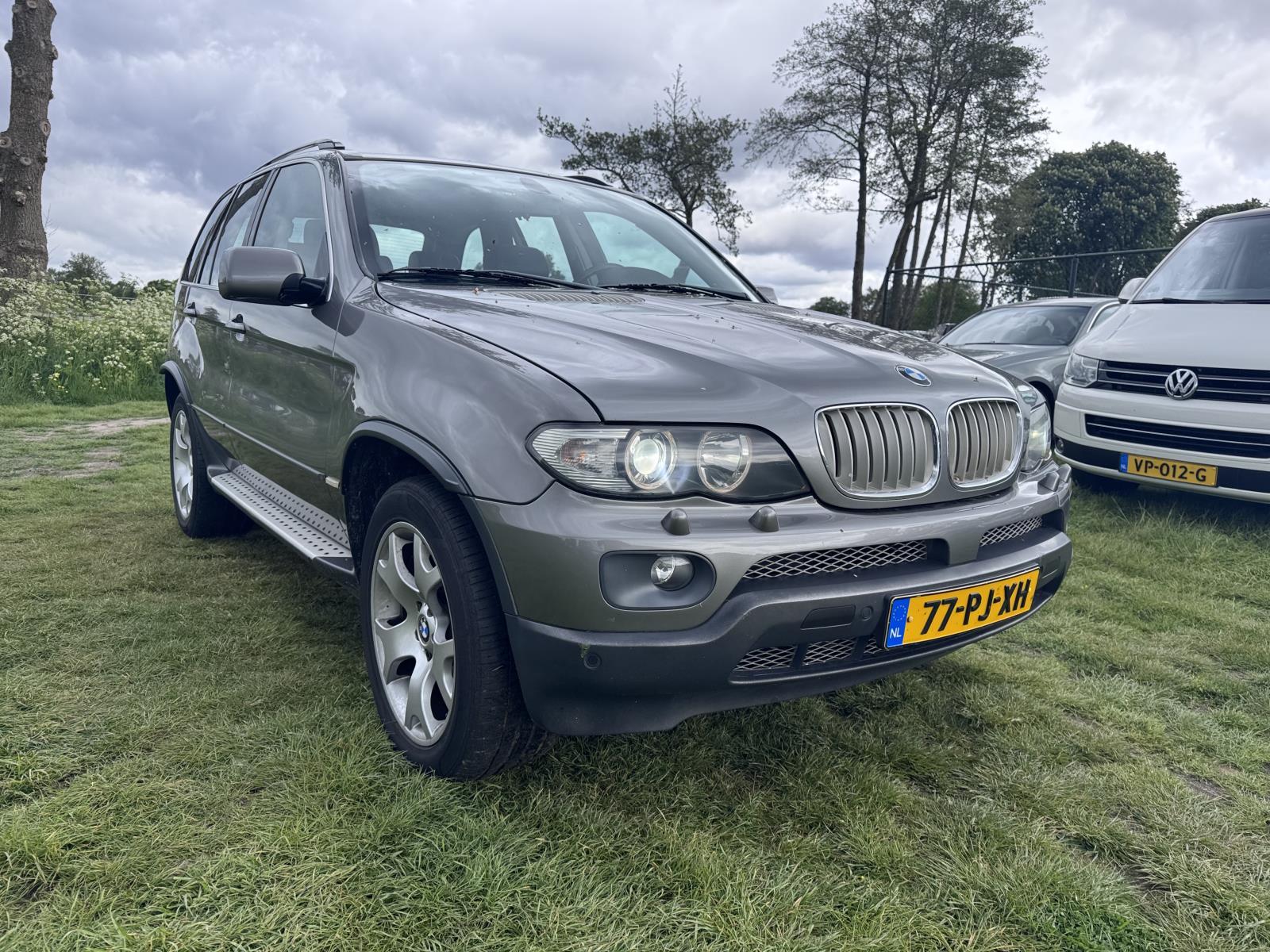 BMW | X5 | 4.4i High Executive | 2004 | 249.995 km | 77PJXH | Logisch