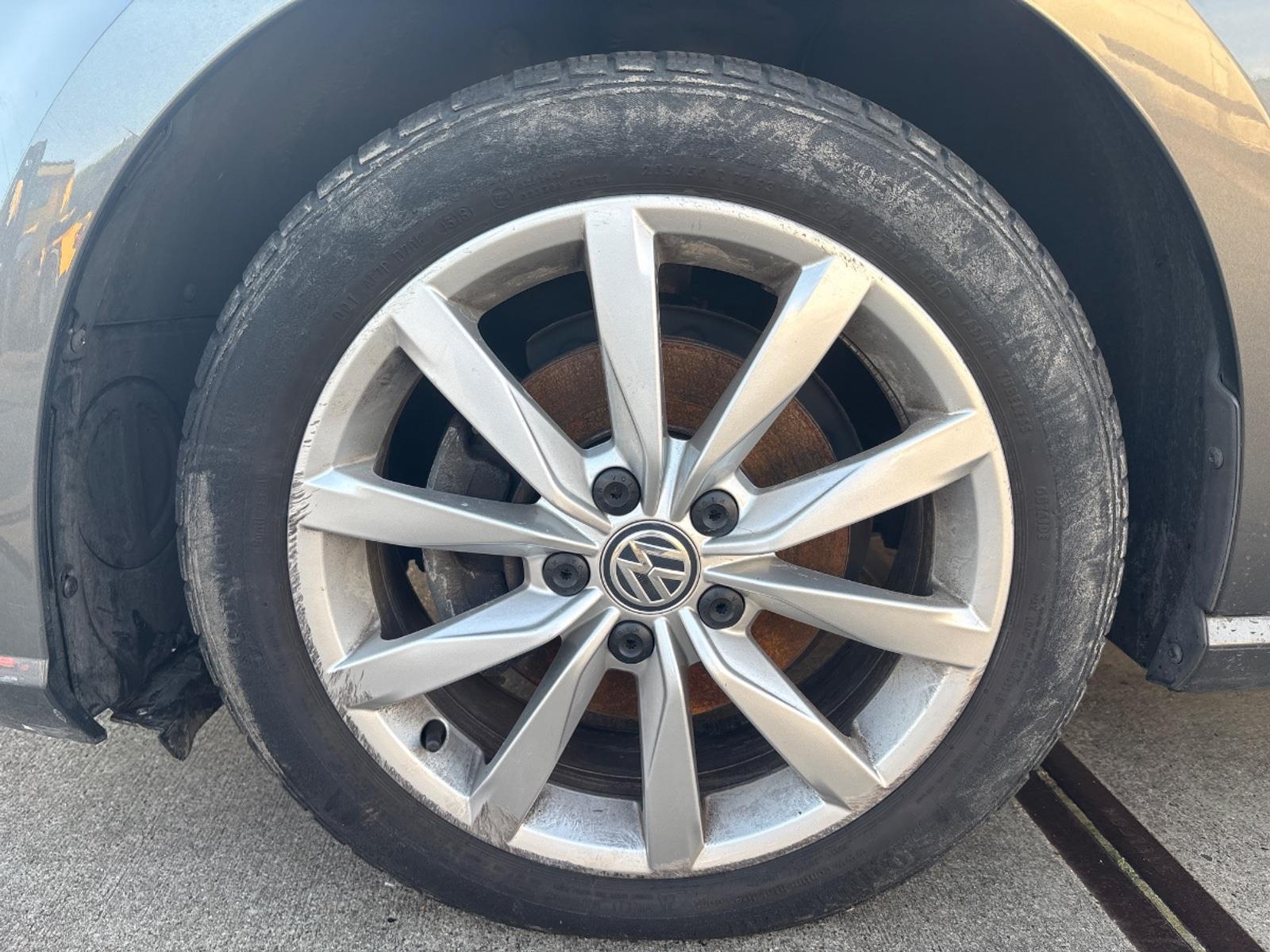 Volkswagen Golf 1.4 TSI Highline Business R | 2017 | 18.750 km | Automaat | X153FD | NAP: Geen oordeel