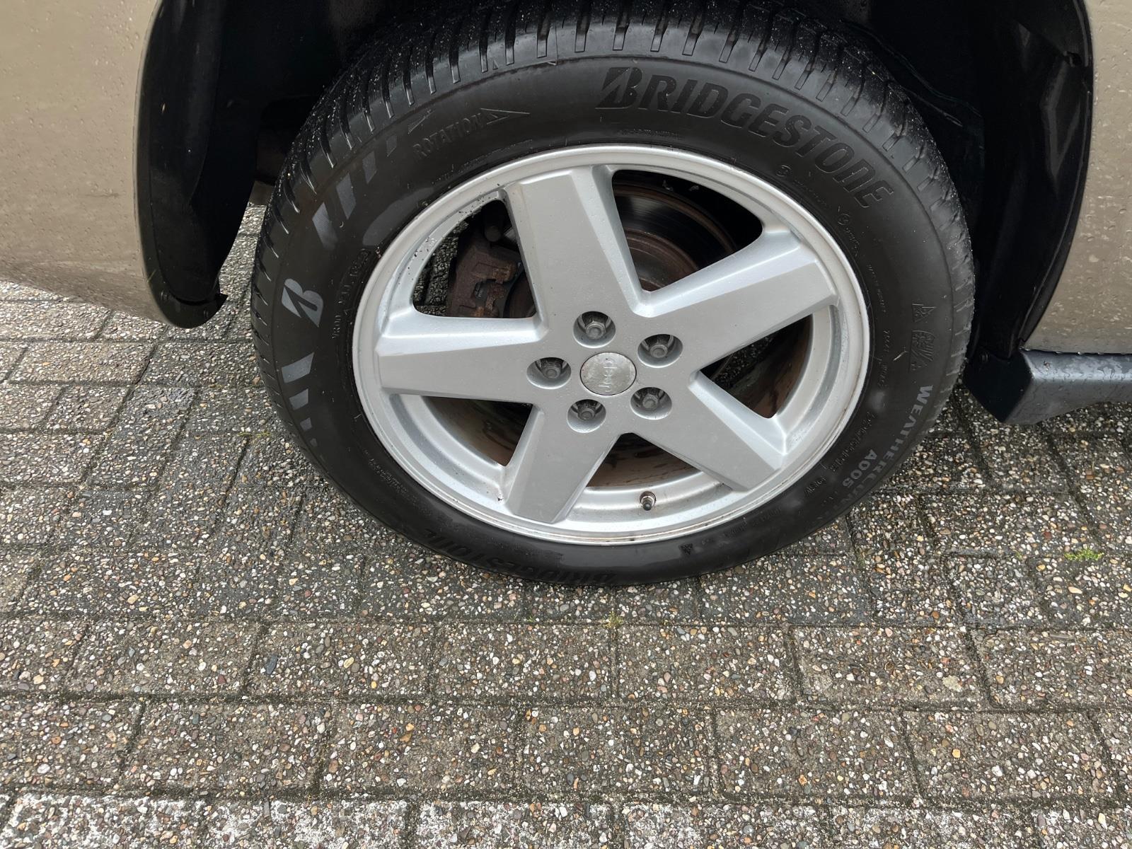 Jeep Compass 2.4 Limited | 2007 | 211,815 km | 45XRBP | NAP: Makes sense