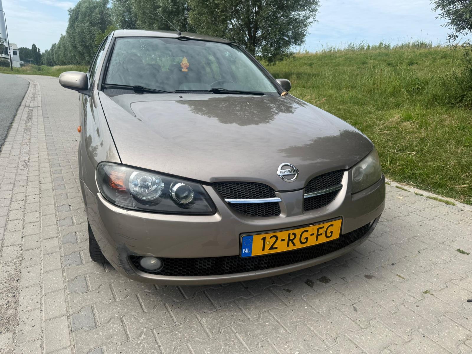 Nissan | Almera | 1.8 Acenta | 2005 | 159.568 km | 12RGFG | Logisch