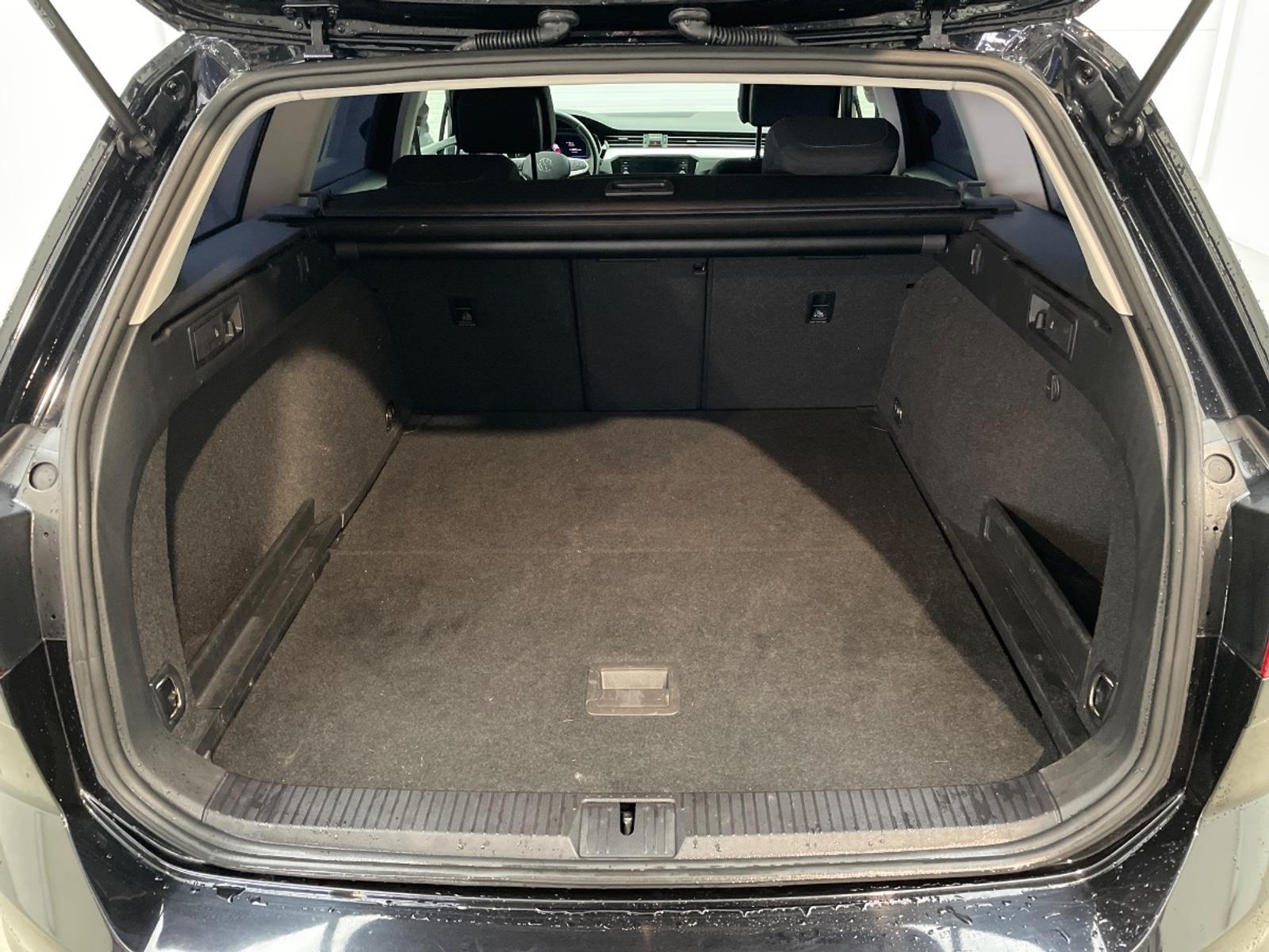 Volkswagen Passat Variant 2.0 TSI R-Line Business + | 2021 | 109,933 km | Automatic | GNS02T | NAP: No rating