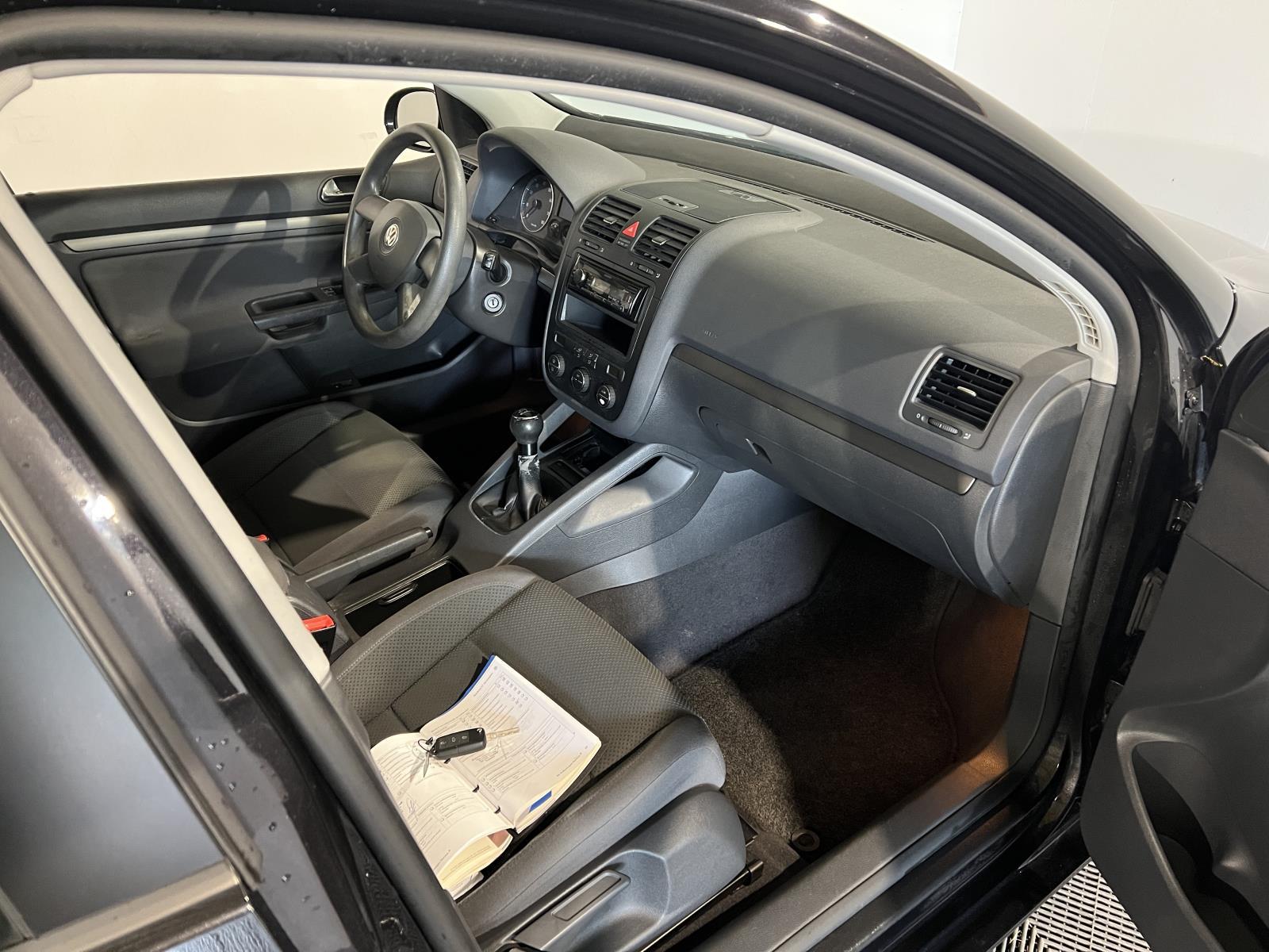 Volkswagen | Golf | 1.6 FSI Comfortline | 2004 | 269,716 km | 12NPDB | Logical