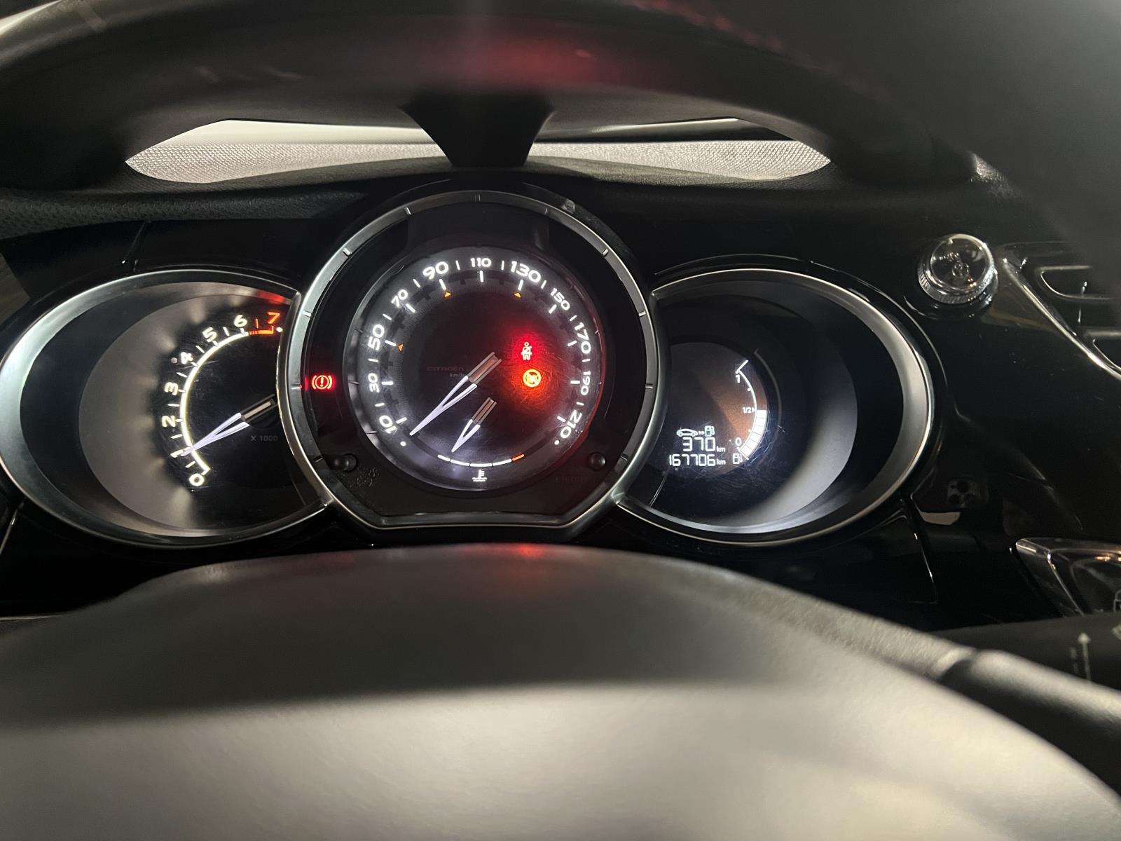 Citroën | DS3 | 1.2 VTi Chic | 2013 | 167,706 km | 3SBD58 | Logical