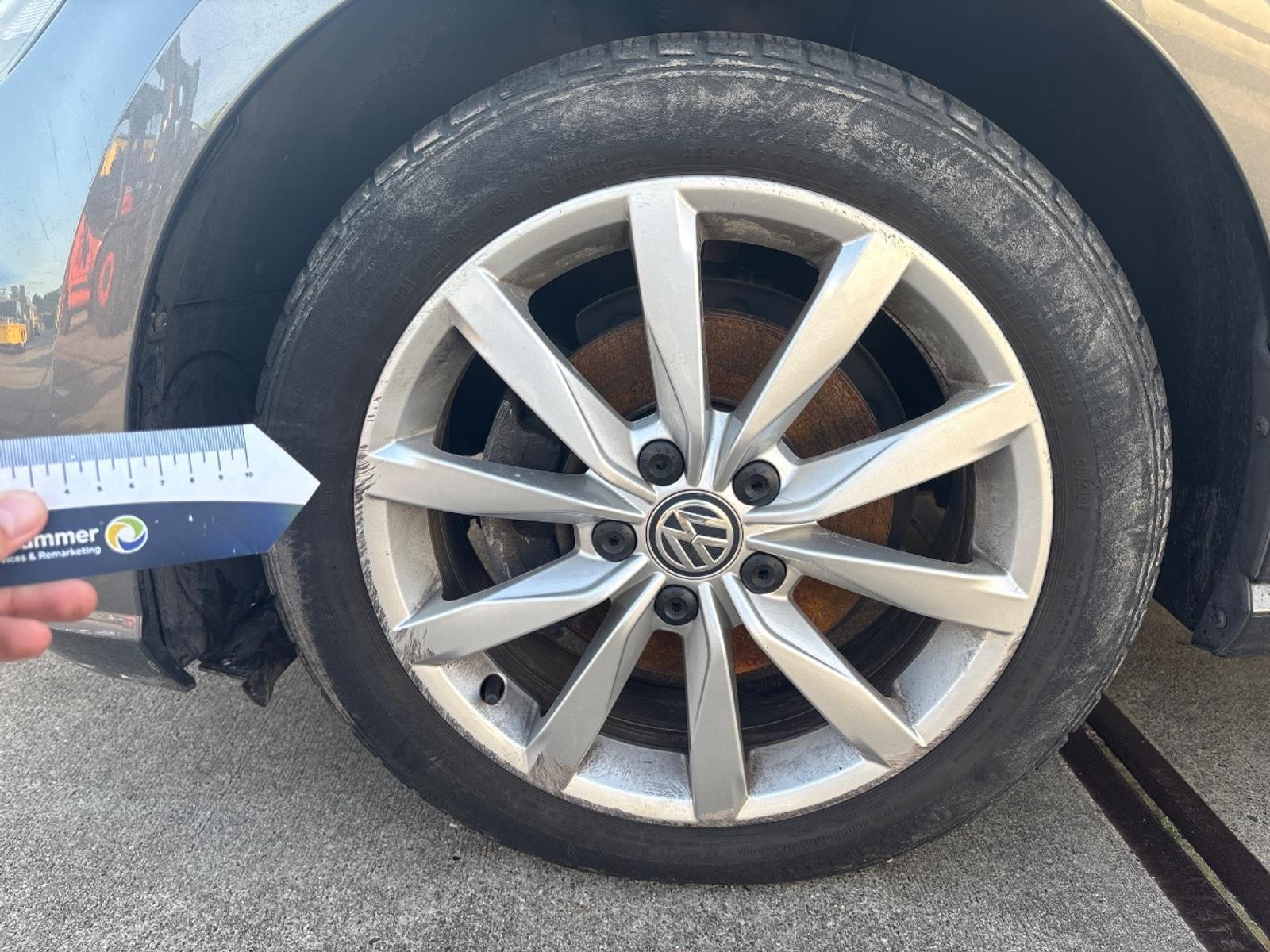 Volkswagen Golf 1.4 TSI Highline Business R | 2017 | 18.750 km | Automaat | X153FD | NAP: Geen oordeel