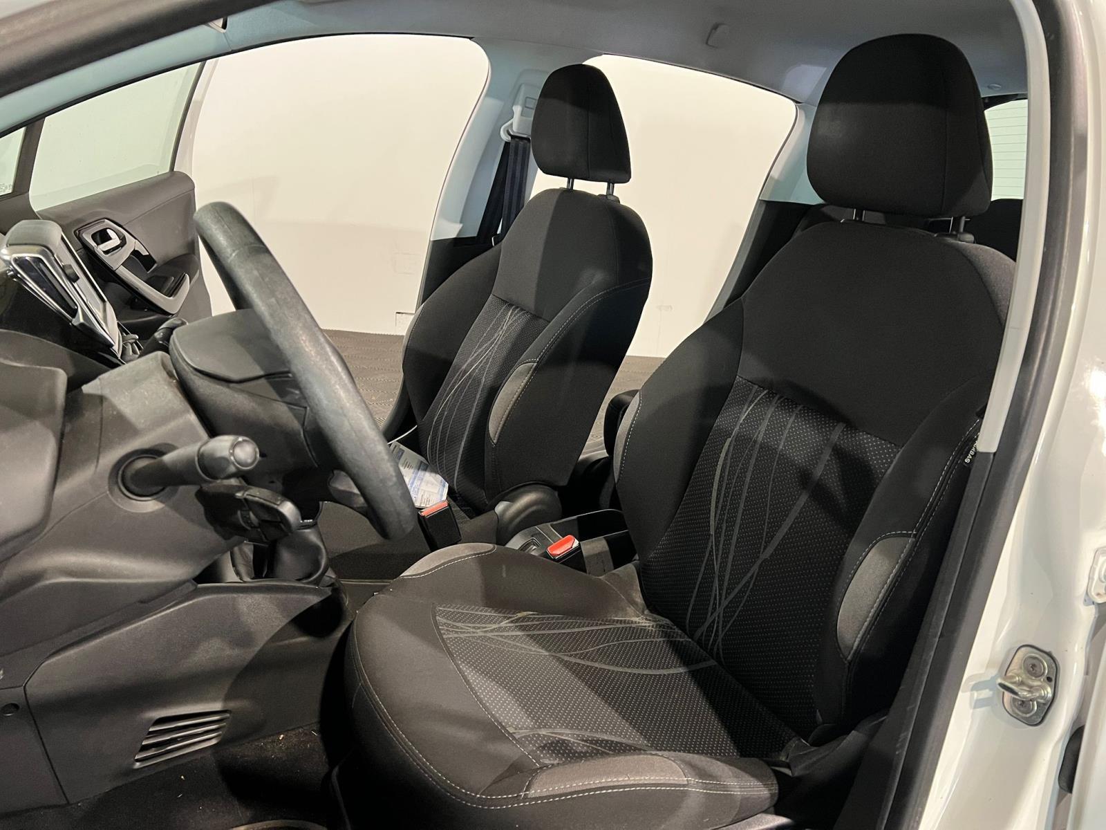 Peugeot | 208 | 1.0 PureTech LIKE | 2015 | 91.234 km | ZK160N | Geen oordeel
