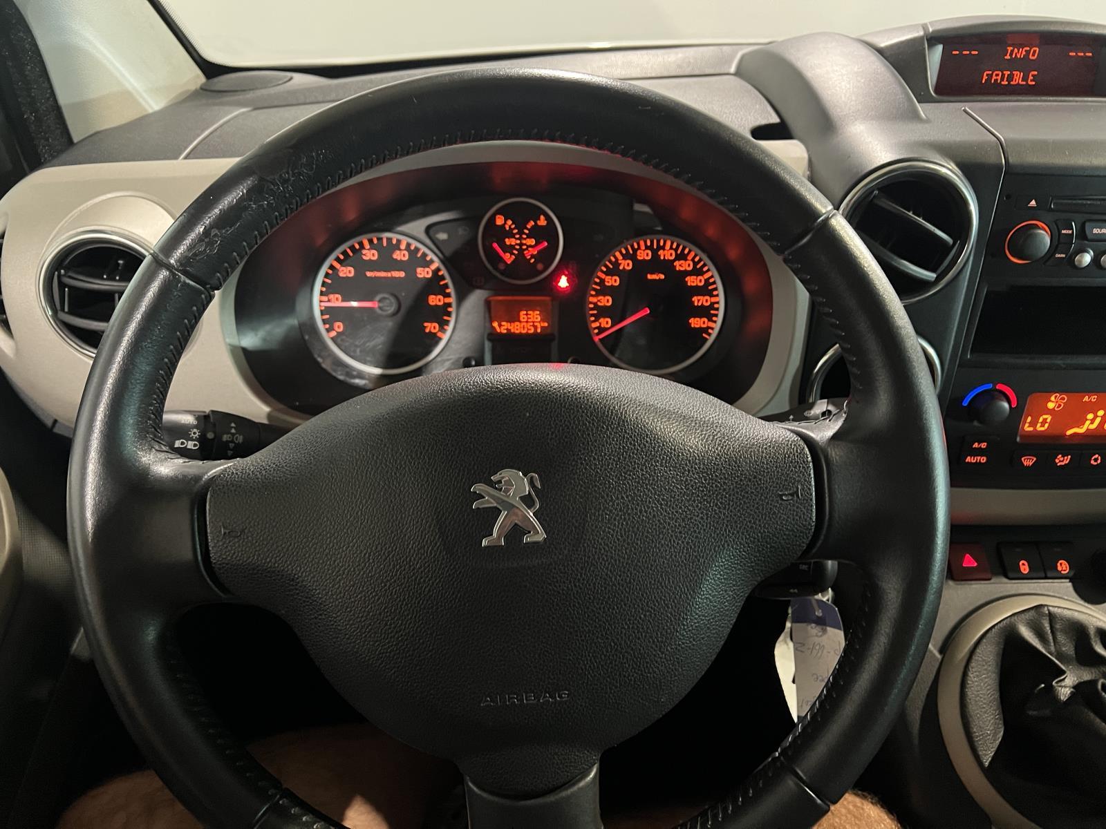 Peugeot | Partner Tepee | 1.6 HDiF XT Executive | 2012 | 248.056 km | TP661Z | Geen oordeel