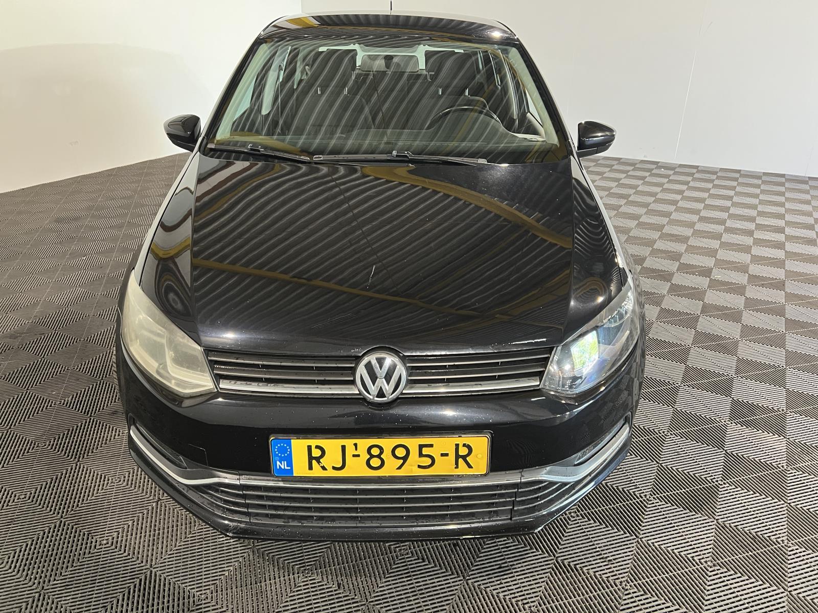 Volkswagen | Polo | 1.0 First Edition | 2014 | 173.261 km | RJ895R | Geen oordeel