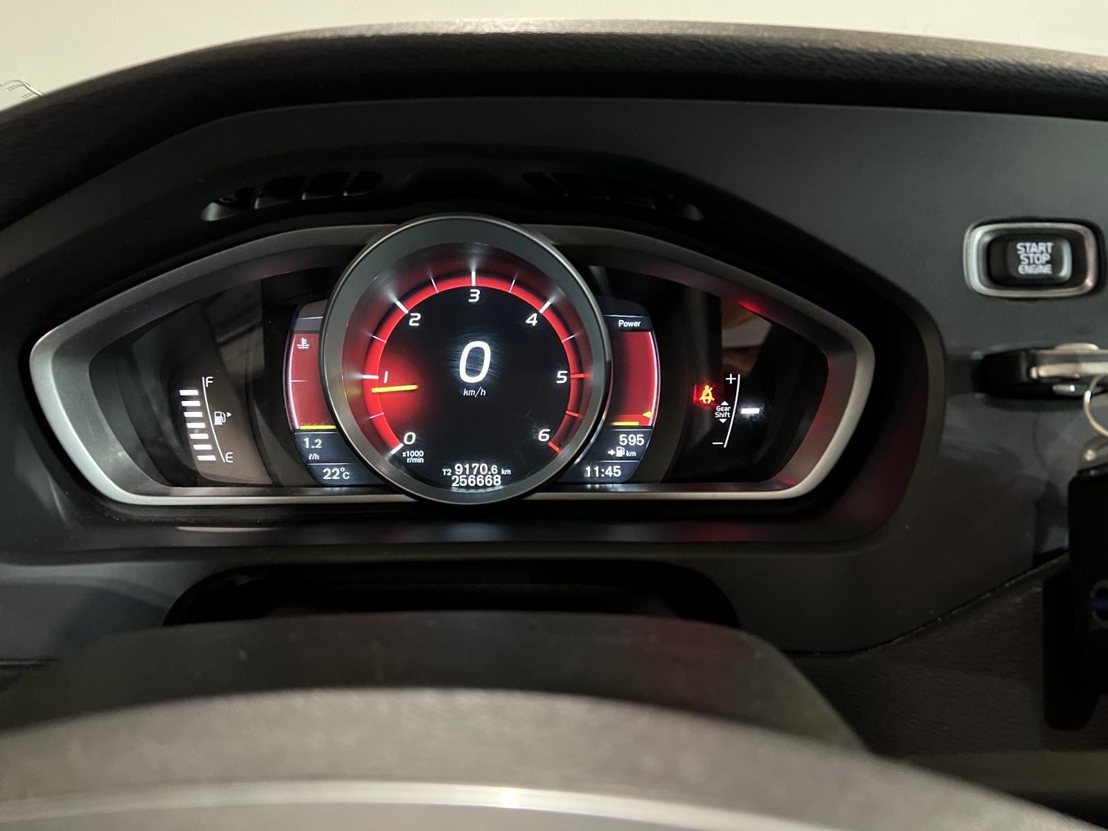 Volvo | V40 | 2.0 D2 Ocean Race Business | 2015 | 256.668 km | HN300B | Geen oordeel