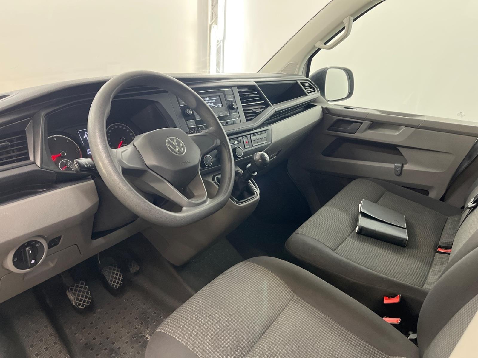 Volkswagen Transporter Kombi 2.0 TDI L2H1 Personenbus | 2023 | 261.836 km | T075PV | NAP: Logisch