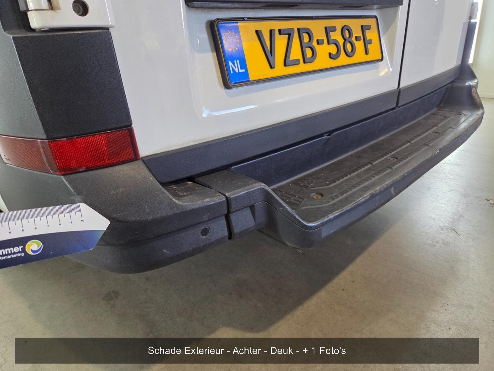 Volkswagen Crafter 35 2.0 TDI L3H3 DC Trendline | 2018 | 181.960 km | Automaat | VZB58F | NAP: Geen oordeel
