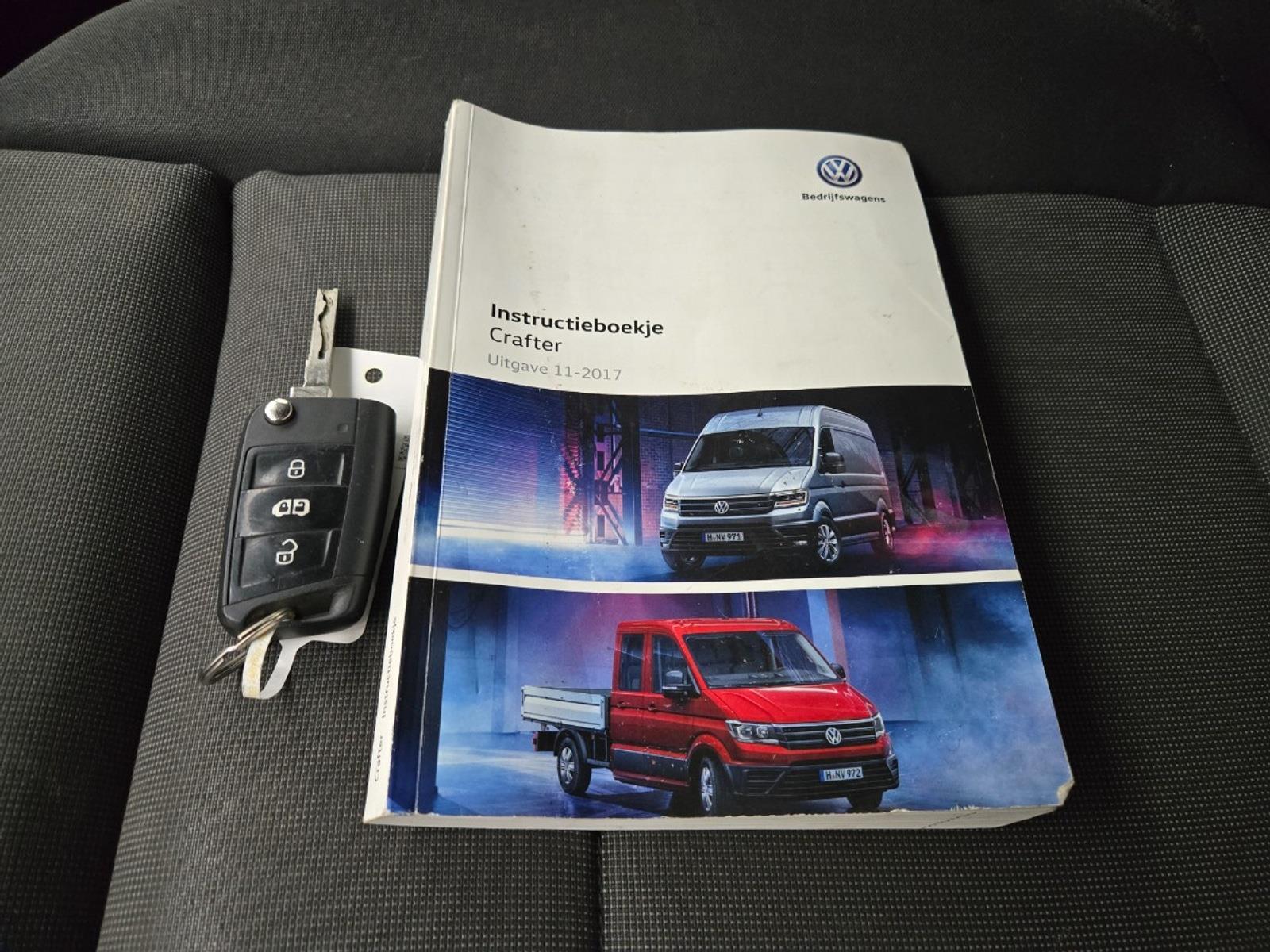 Volkswagen Crafter 35 2.0 TDI L4H3 Highline | 2018 | 272.440 km | V413KN | NAP: Logisch