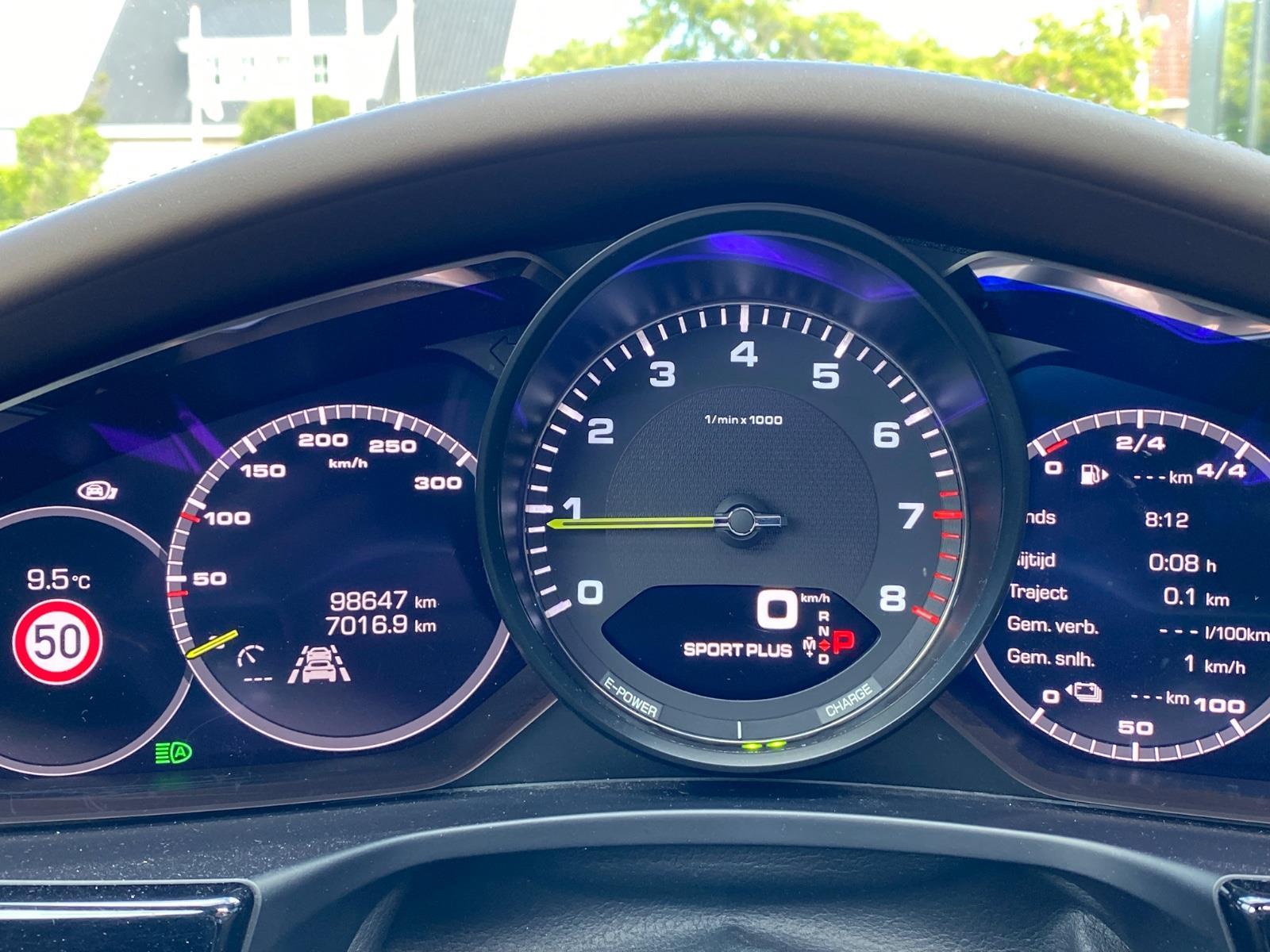 Porsche Panamera Sport Turismo 2.9 4 E-Hybrid | 2018 | 98.647 km | Automaat | J339PD | NAP: Geen oordeel