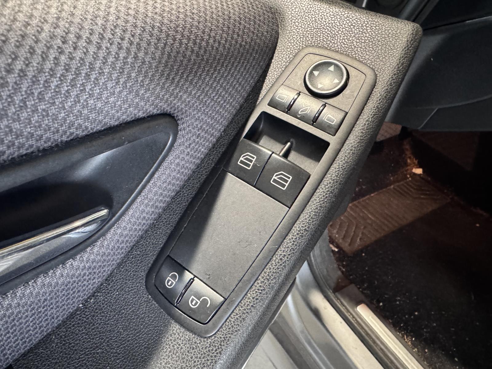 Mercedes-Benz | B-klasse | 200 | 2008 | Automaat | 129.649 km | 6TSB68 | Geen oordeel