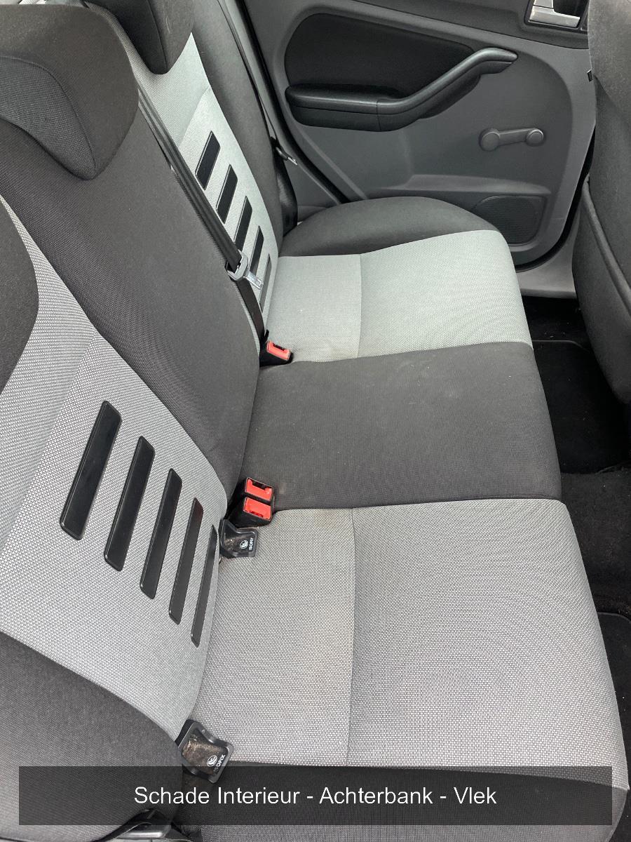 Ford Focus Wagon 1.6 Comfort Stationwagen | 2011 | 217.342 km | 98RDG6 | NAP: Logisch