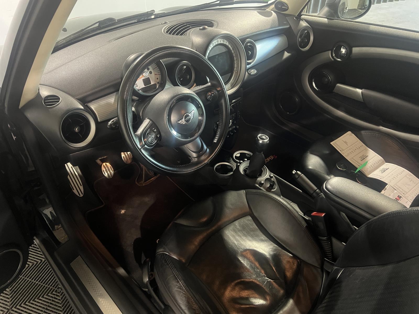 MINI | 3-Door | 1.6 Cooper S Chili | 2011 | 177,178 km | H797GH | No rating