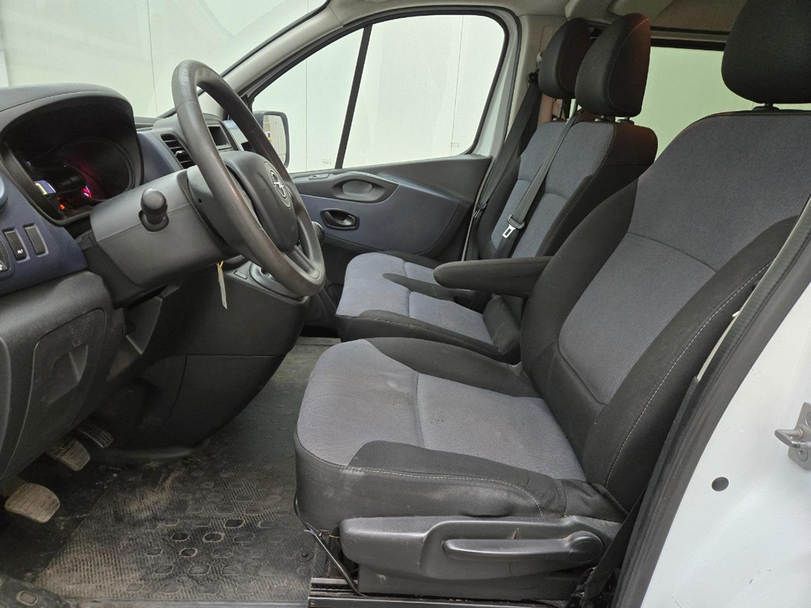 Opel Vivaro 1.6 CDTI L2H1 DC Edition EcoFlex | 2017 | 195,009 km | V303HK | NAP: Makes sense