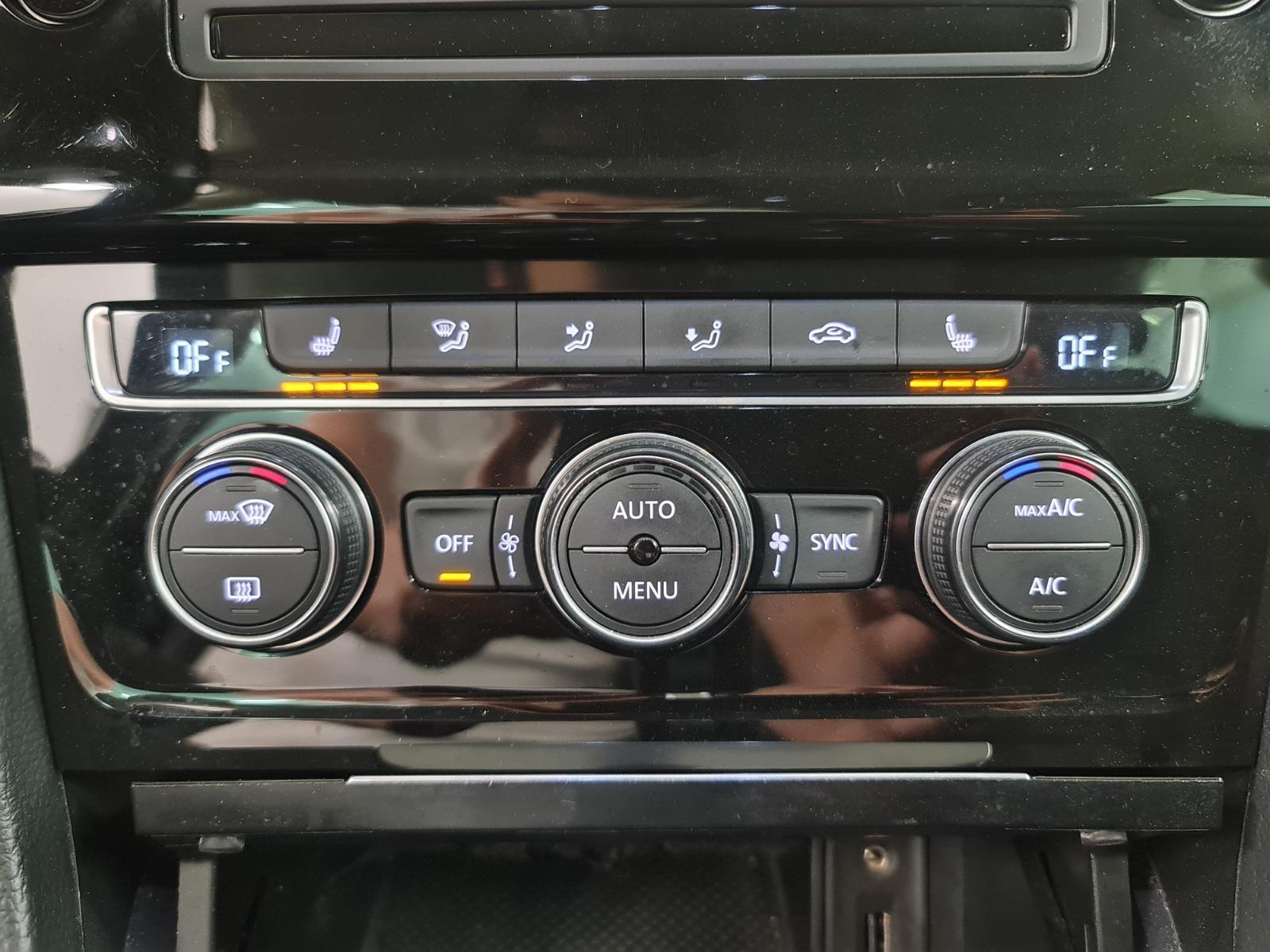 Volkswagen Golf 1.6 TDI Connected Series | 2016 | 331.859 km | Automaat | KT071X | NAP: Logisch
