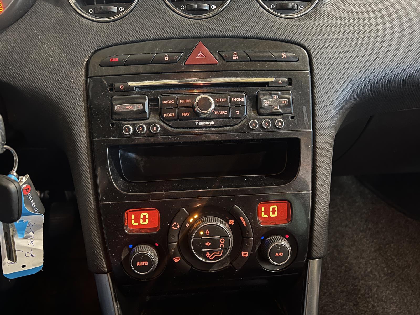 Peugeot | 308 | 1.6 VTi Style | 2013 | 291,659 km | 8XLG93 | No rating