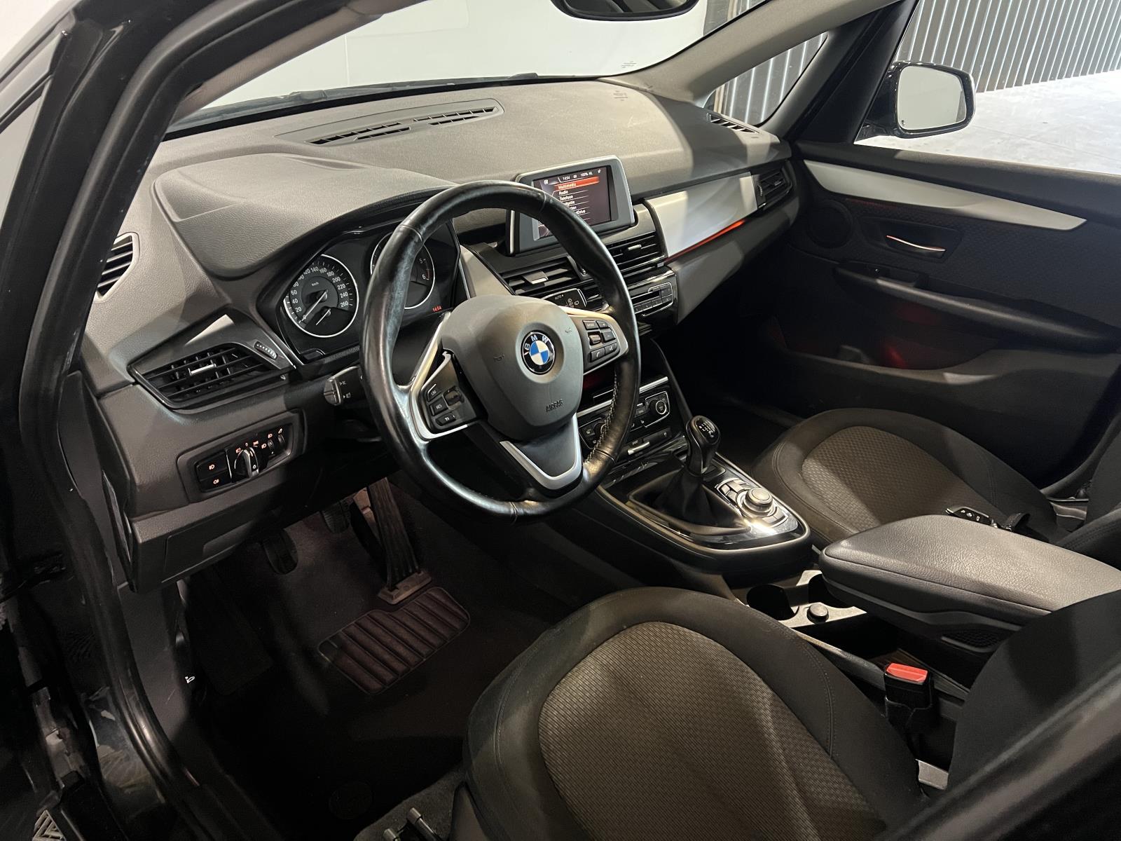 BMW | 2-serie Active Tourer | 218d Executive | 2014 | 299.686 km | 5XJZ65 | Logisch
