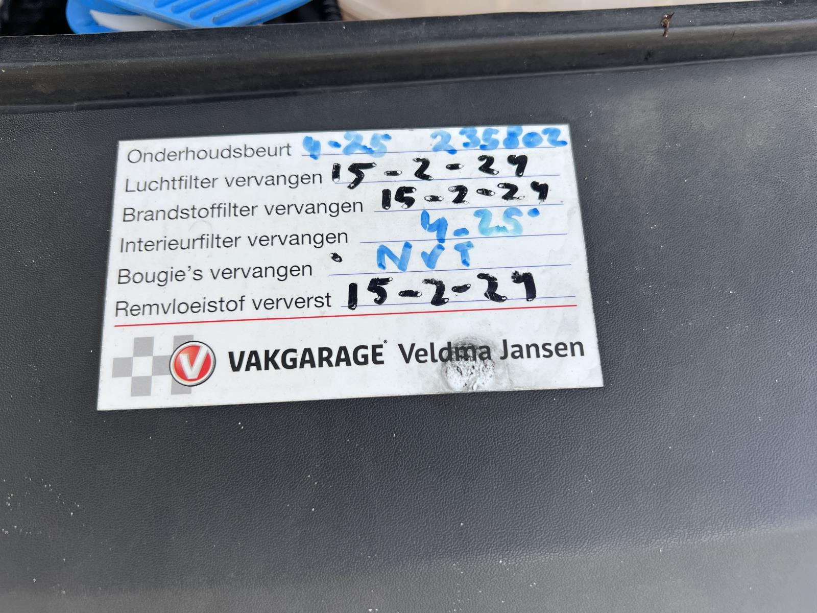 Volkswagen | Transporter | 2.0 TDI L2H1 DC Trendline | 2017 | 271.554 km | V463BH | Logisch