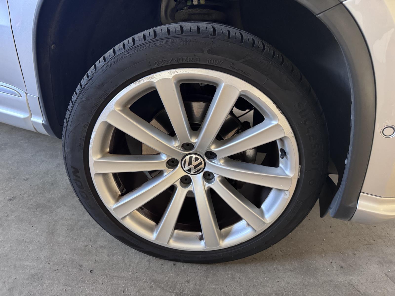 Volkswagen | Tiguan | 2.0 TSI Sport&Style 4Motion | 2010 | 238.688 km | NP654R | Geen oordeel