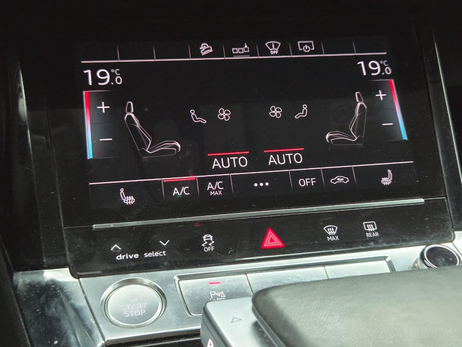 Audi e-tron e-tron 55 quattro advanced Pro Line S 95 kWh | 2019 | 186,125 km | Automatic | R368KZ | NAP: No rating