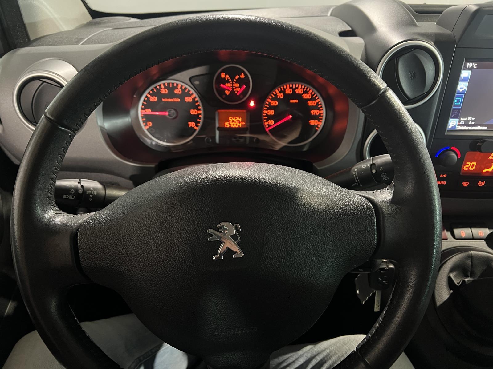 Peugeot | Partner Tepee | 1.2 PureTech Allure | 2018 | 157,004 km | L130FK | No rating