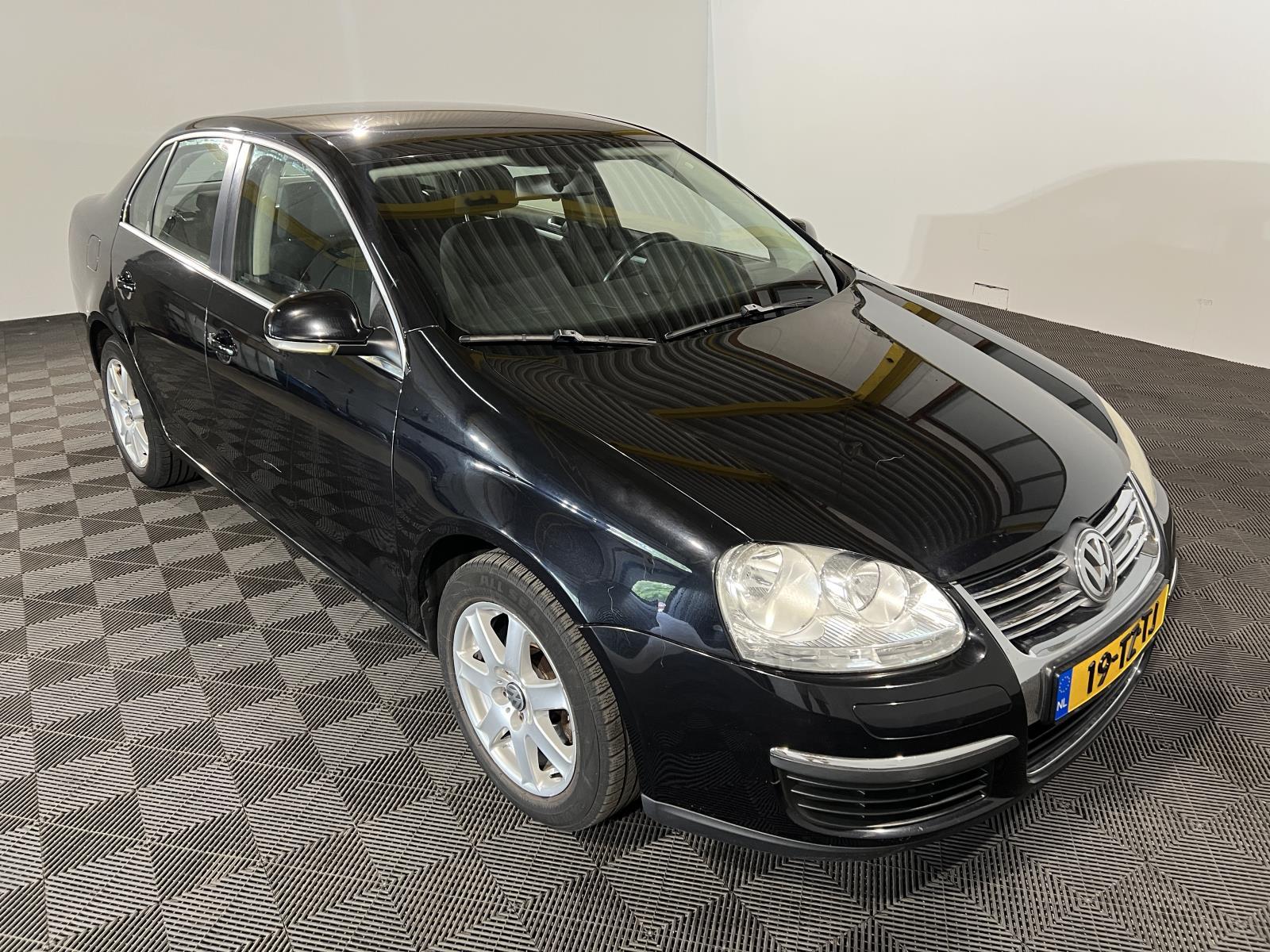 Volkswagen | Jetta | 1.6 FSI Comfortline Business | 2007 | 277.892 km | 19TZTJ | Logisch
