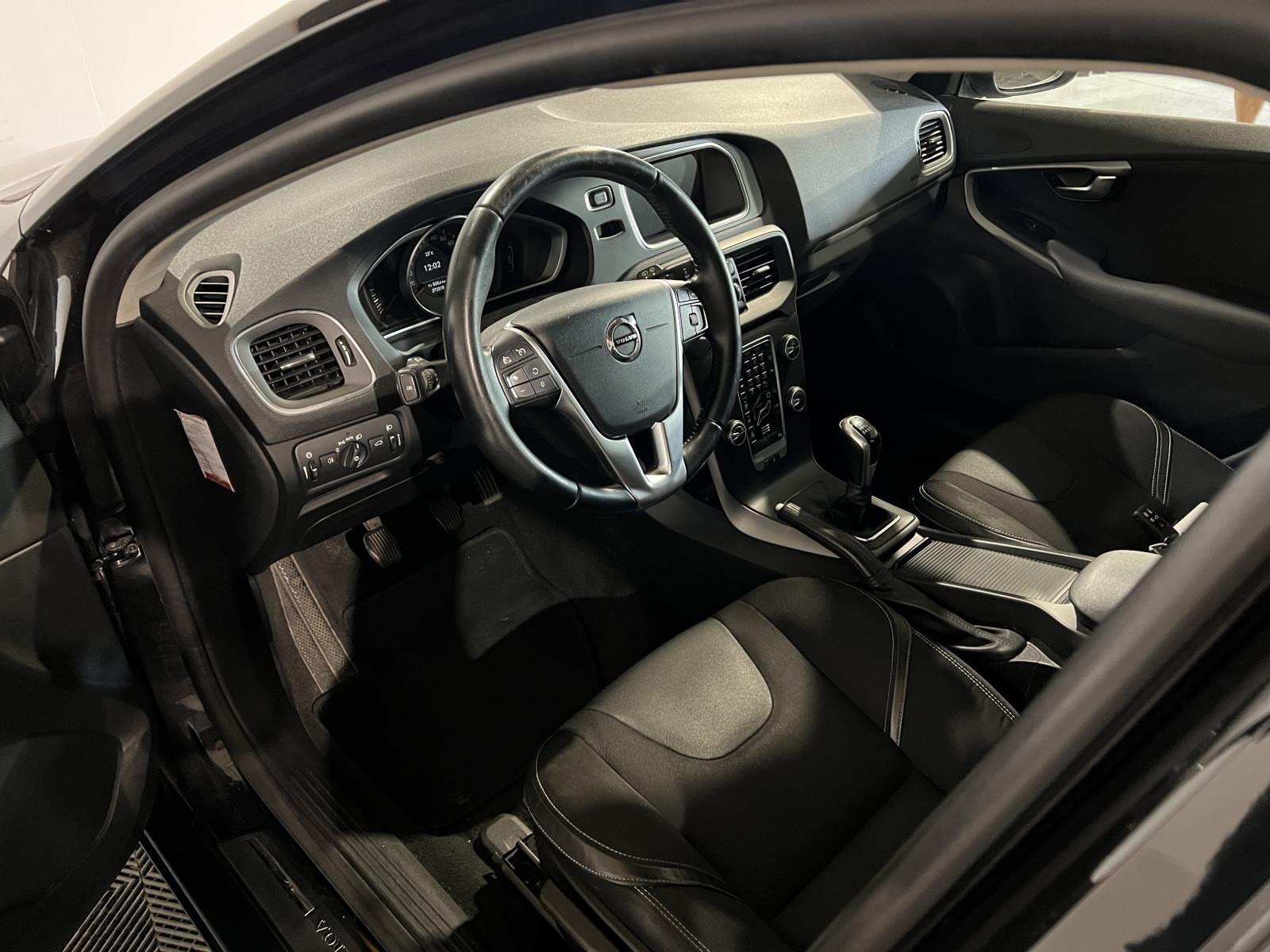 Volvo | V40 | 2.0 D2 Inscription | 2017 | 272.318 km | ZR475X | Geen oordeel