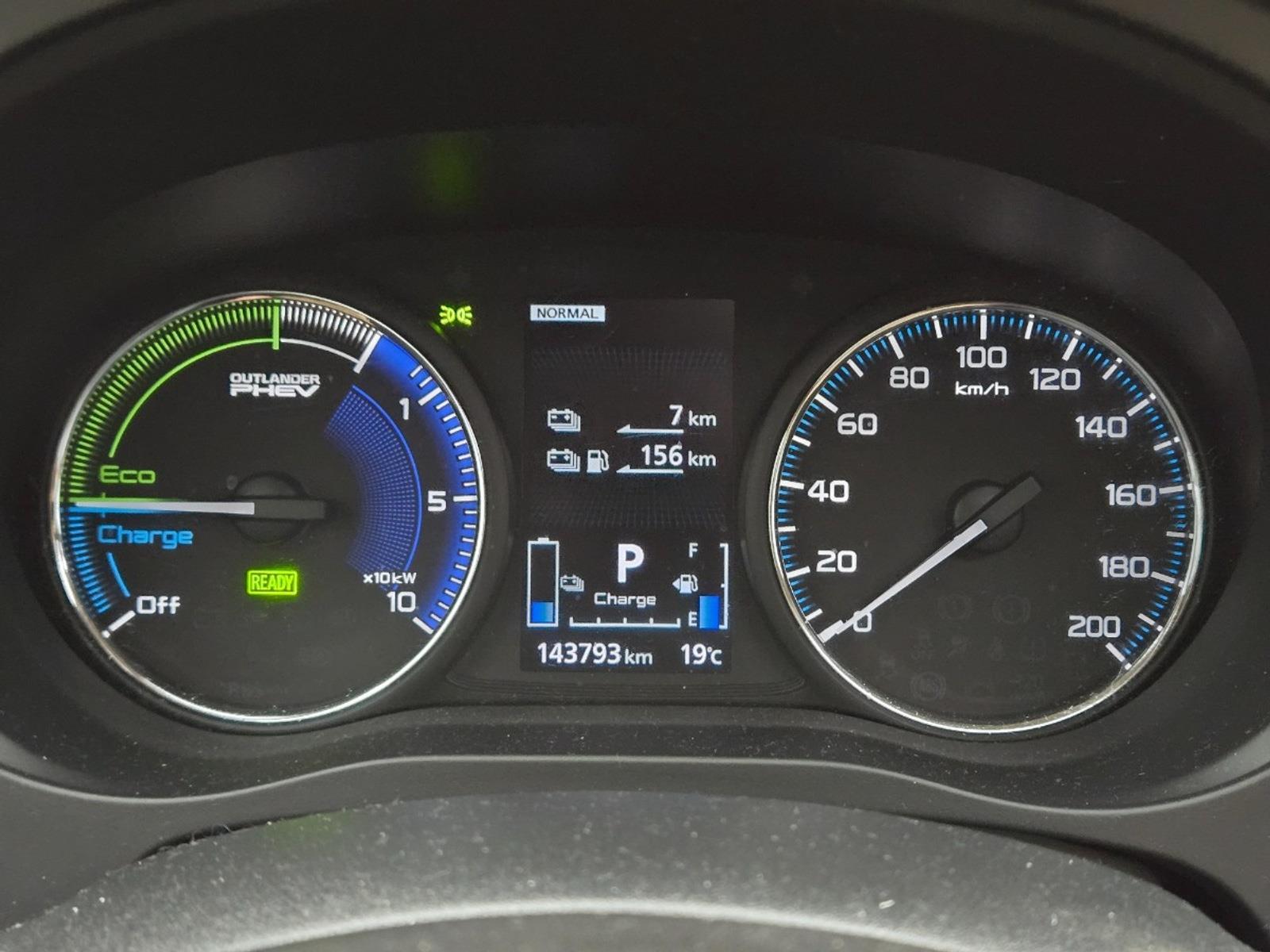 Mitsubishi Outlander 2.4 PHEV Pure | 2019 | 143,793 km | Automatic | XG633V | NAP: Reasonable