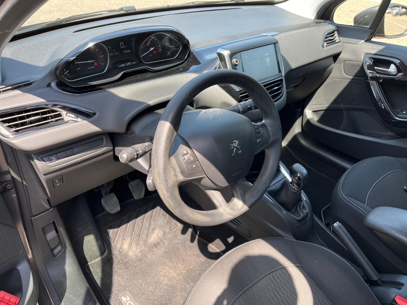 Peugeot 208 1.2 PureTech Blue Lion | 2017 | 80,157 km | RH680X | NAP: Makes sense