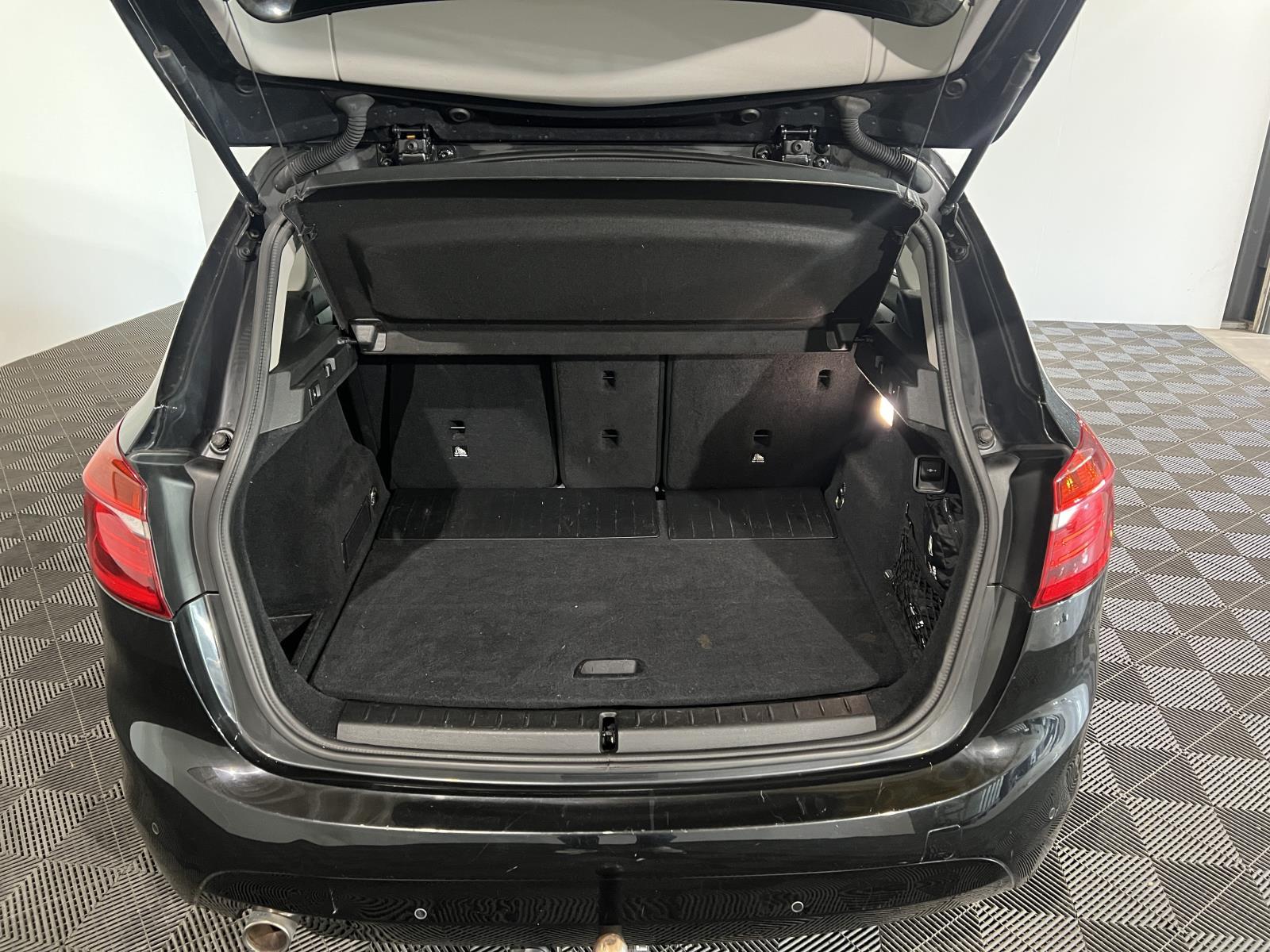BMW | 2-serie Active Tourer | 218d Executive | 2014 | 299.686 km | 5XJZ65 | Logisch