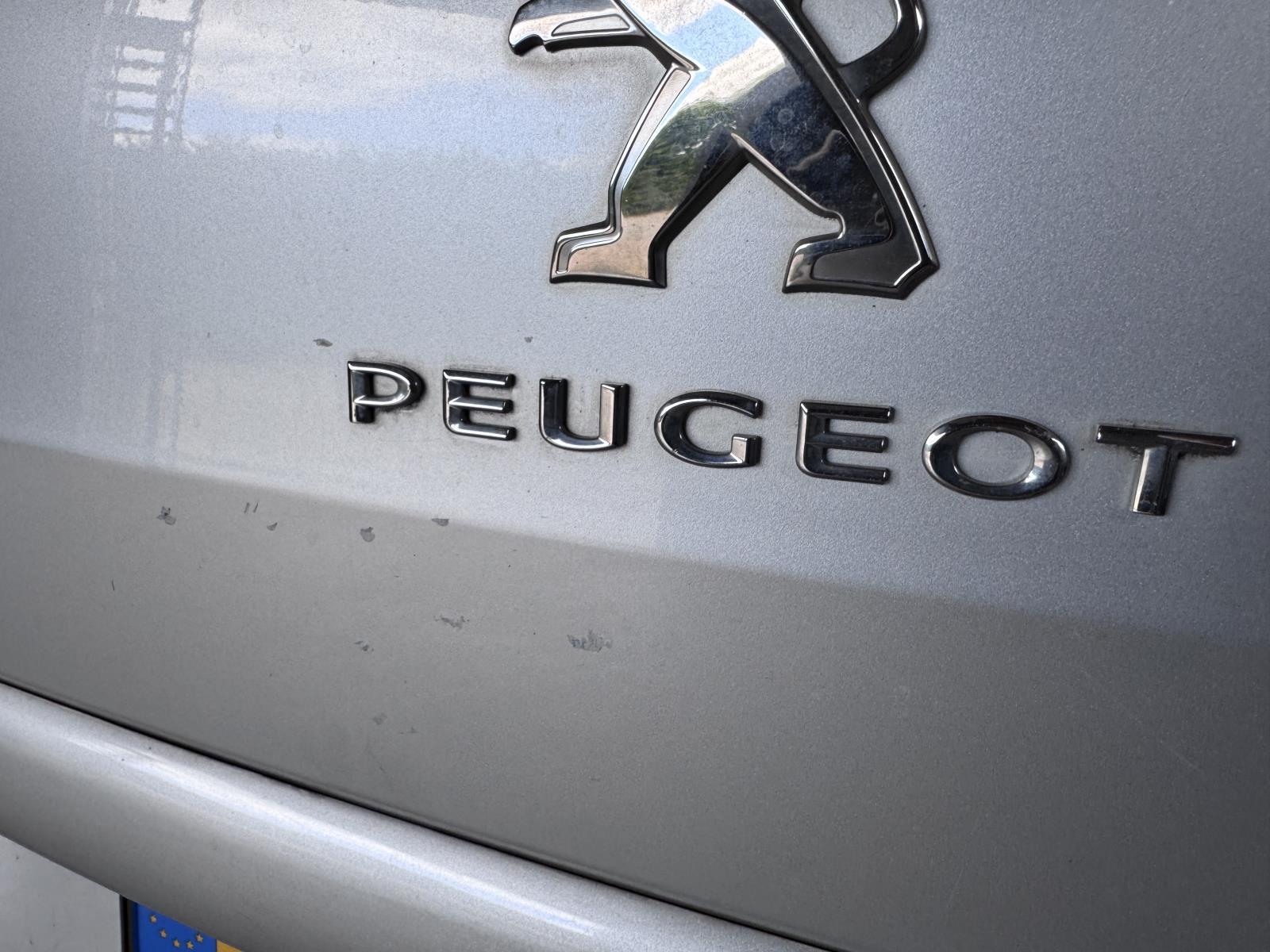 Peugeot | Partner Tepee | 1.6 HDiF XT Executive | 2012 | 248.056 km | TP661Z | Geen oordeel