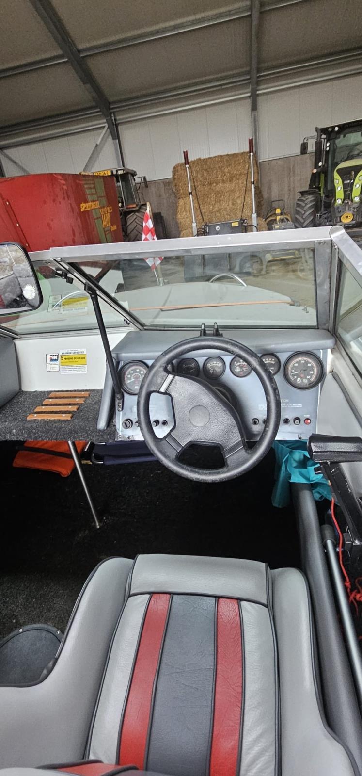 Conquest 3.0 L Mercruiser Inboard Speedboat | 1990 | 5-pers. | Incl. Trailer