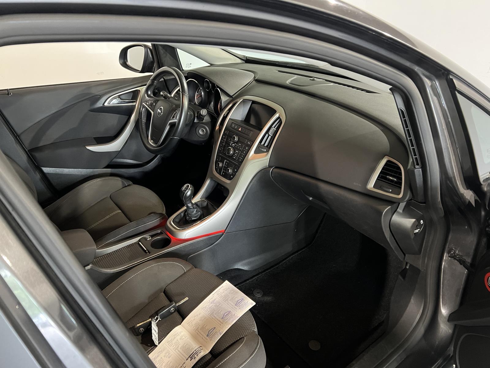 Opel | Astra | 1.4 Turbo Edition | 2011 | 177.155 km | 89RPS5 | Logisch