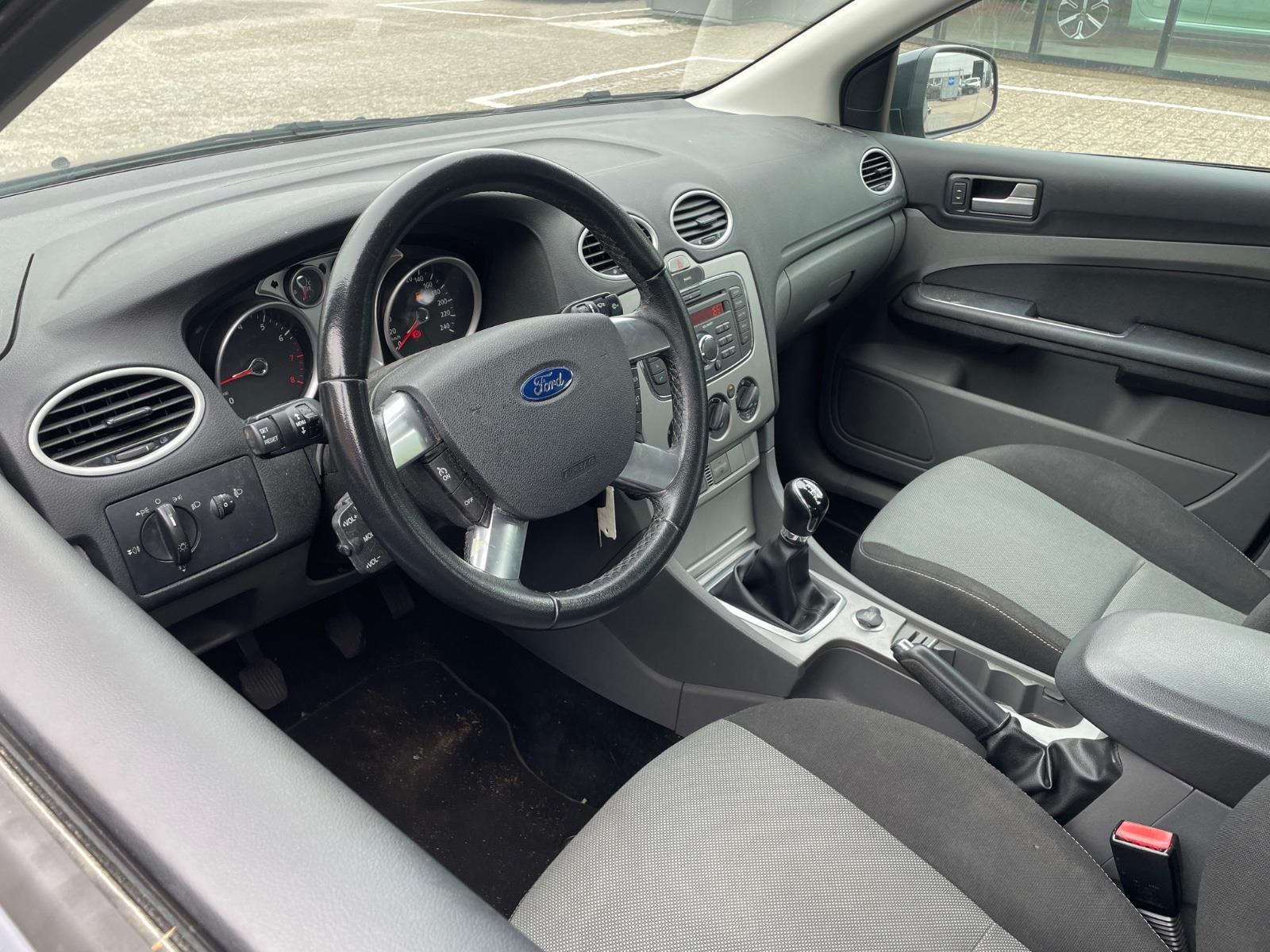 Ford Focus Wagon 1.6 Comfort Stationwagen | 2011 | 217.342 km | 98RDG6 | NAP: Logisch