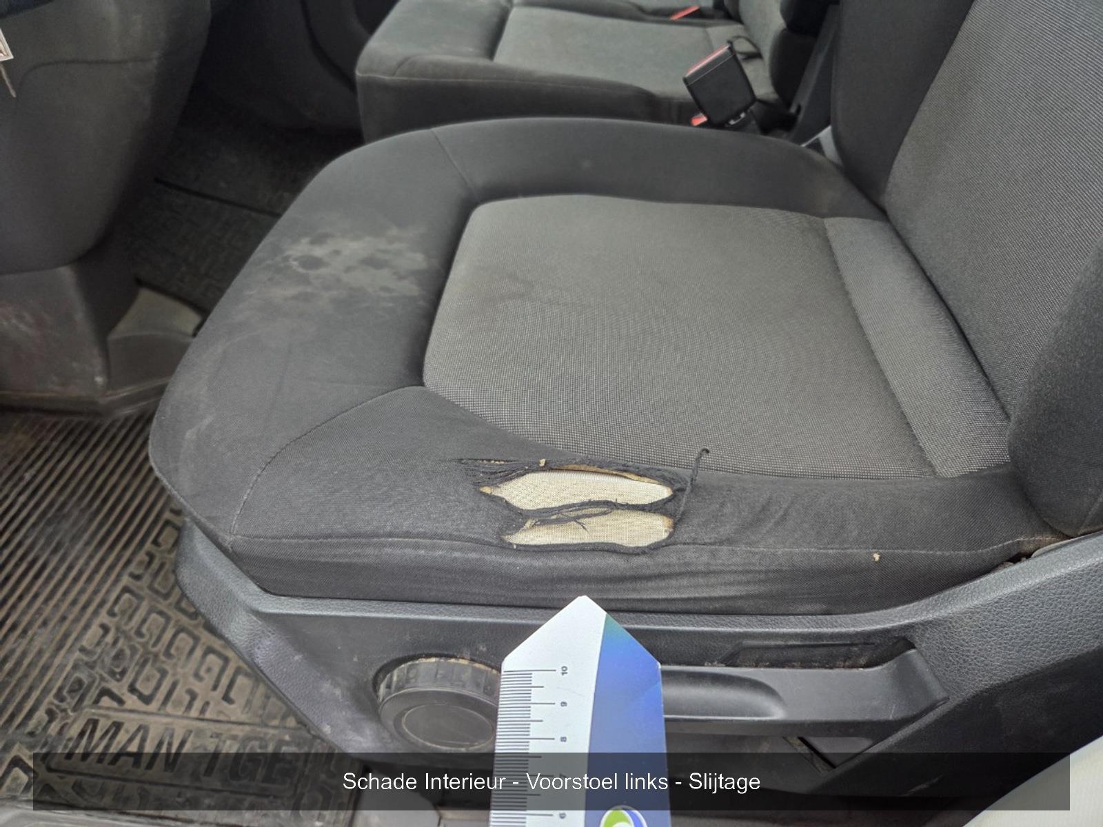 Volkswagen Crafter 35 2.0 TDI L3H3 DC Trendline | 2018 | 181.960 km | Automaat | VZB58F | NAP: Geen oordeel