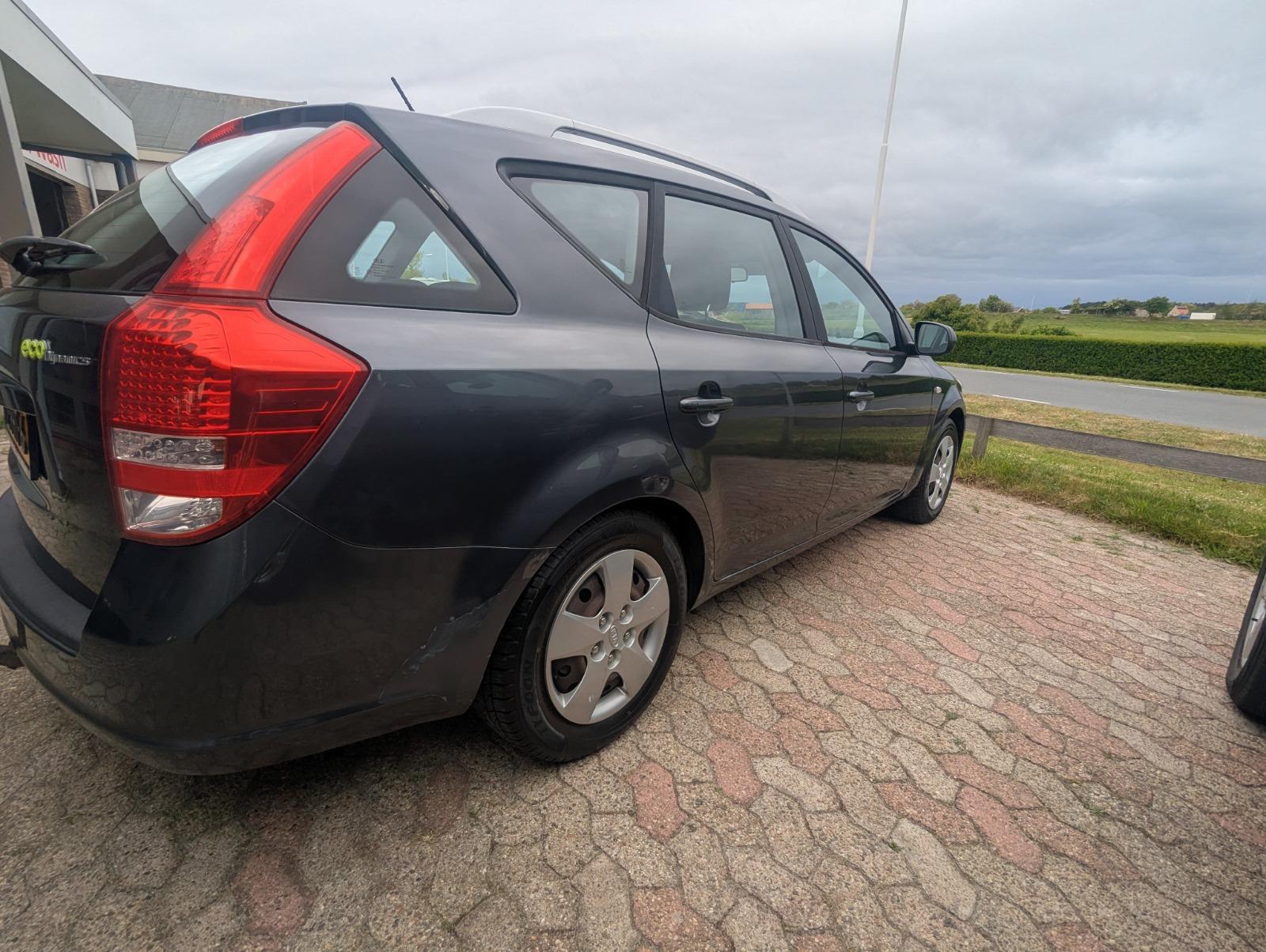 Kia | cee'd Sporty Wagon | 1.4 CVVT X-tra | 2011 | 78,355 km | 72PHT6 | Logical