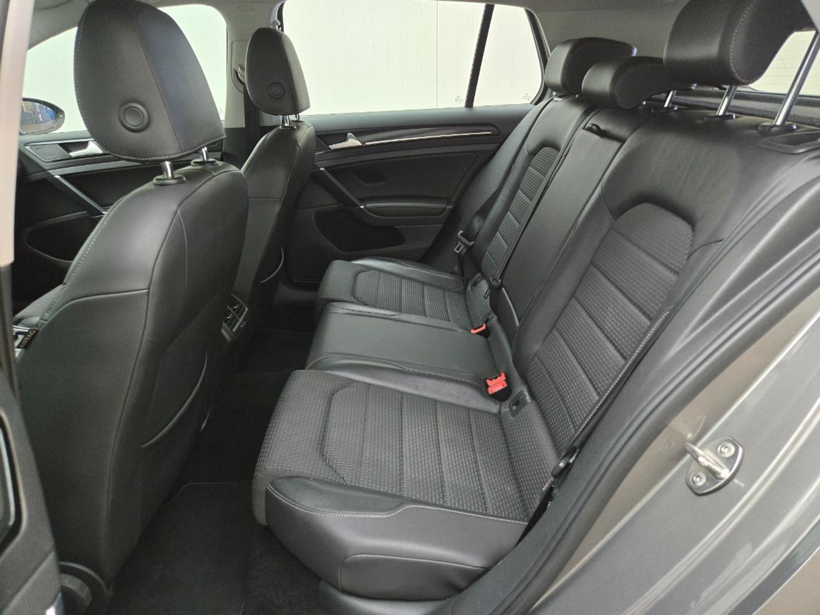 Volkswagen Golf 1.6 TDI Highline | 2014 | 202,590 km | Automatic | 9XNR83 | NAP: Makes sense