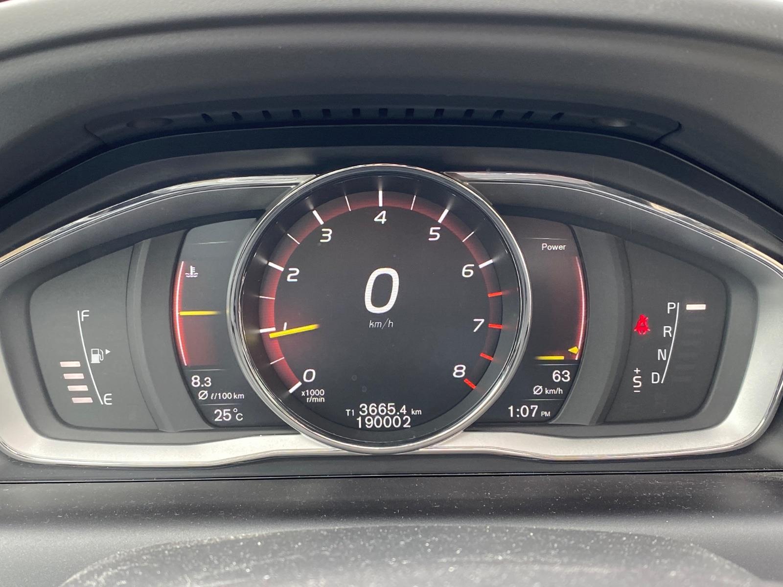 Volvo XC60 2.0 T5 FWD Polar+ | 2017 | 190,002 km | Automatic | NS920B | NAP: Reasonable