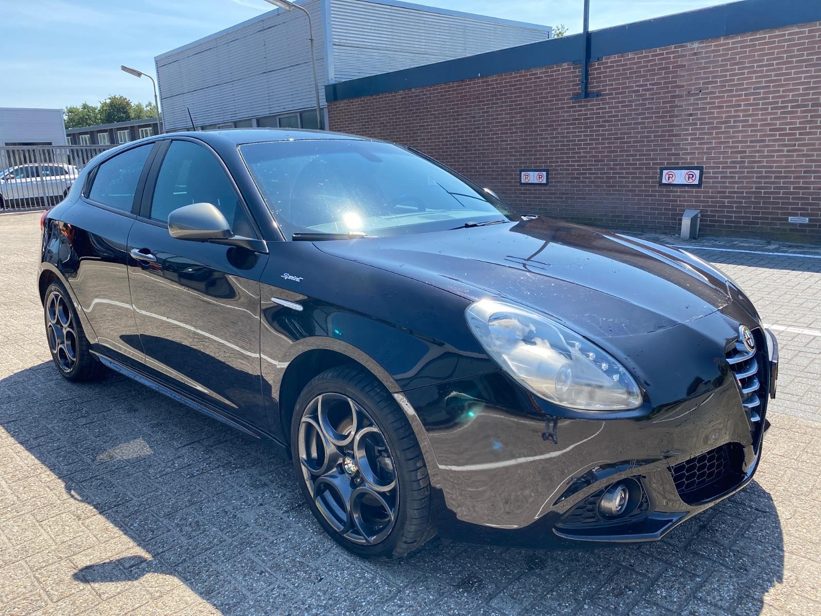 Alfa Romeo Giulietta 1.4 T Sprint | 2016 | 68,149 km | Automatic | JF354P | NAP: Makes sense