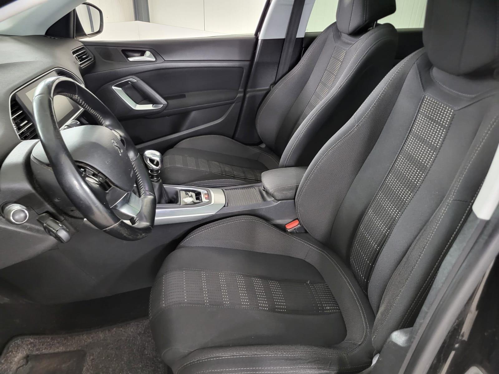 Peugeot | 308 | 1.2 PureTech Blue Lease Premium | 2016 | 165,208 km | KP308H | Logical