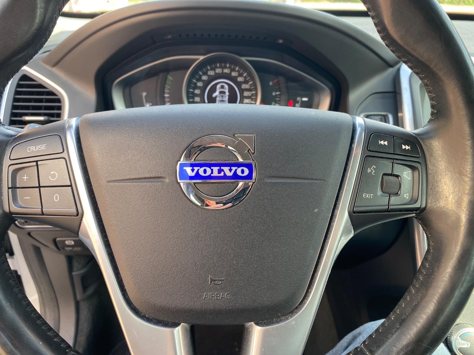 Volvo XC60 2.0 D4 FWD Momentum | 2014 | 165,226 km | Automatic | XD725K | NAP: No rating