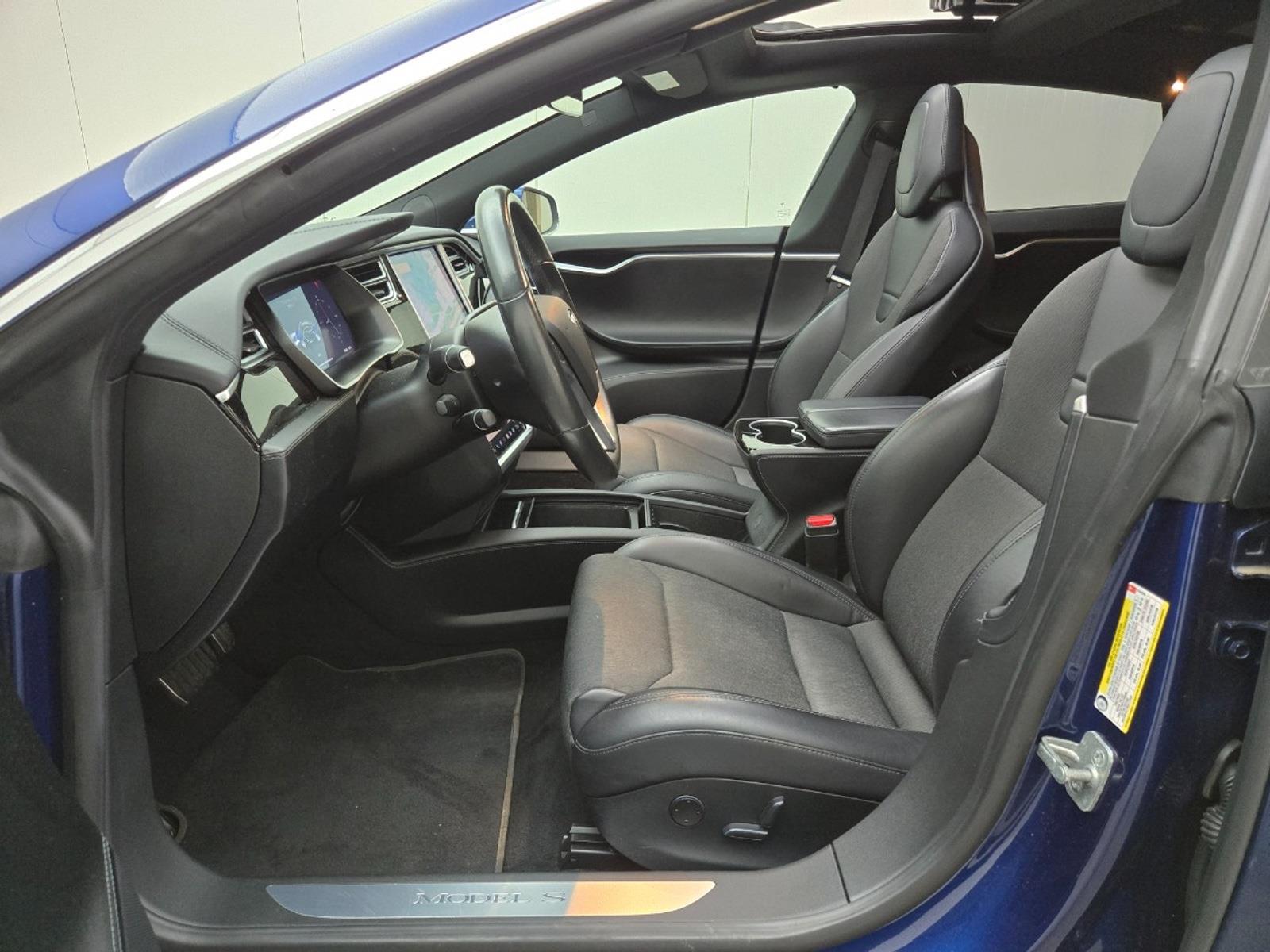 Tesla Model S 75D Base | 2017 | 152,011 km | Automatic | RG038L | NAP: Makes sense
